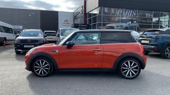 Mini Hatch 1.5 Cooper Hatchback 3dr Petrol Steptronic Euro 6 (s/s) (136 ps)