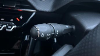 Peugeot 208 50kWh GT Premium Hatchback 5dr Electric Auto (136 ps)