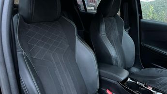 Peugeot 208 50kWh GT Premium Hatchback 5dr Electric Auto (136 ps)