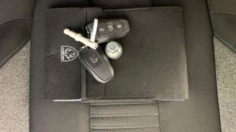 Peugeot 3008 SUV 1.2 PureTech Active Premium + SUV 5dr Petrol EAT Euro 6 (s/s) (1