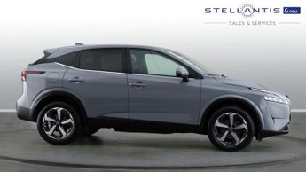 Nissan Qashqai 1.3 DIG-T MHEV N-Connecta SUV 5dr Petrol Hybrid XTRON Euro 6 (s/