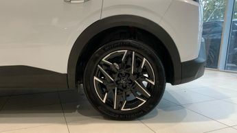 Peugeot 3008 SUV 1.2 HYBRID GT SUV 5dr Petrol Hybrid e-DSC6 Euro 6 (s/s) (136 ps)