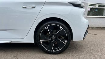 Peugeot 308 54kWh GT Hatchback 5dr Electric Auto (156 ps)