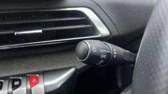 Peugeot 3008 SUV 1.2 HYBRID GT SUV 5dr Petrol Hybrid e-DSC6 Euro 6 (s/s) (136 ps)