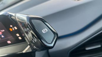 Volkswagen Id.3 Pro 58kWh Life Hatchback 5dr Electric Auto (145 ps)