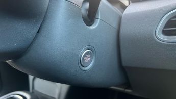 Volkswagen Id.3 Pro 58kWh Life Hatchback 5dr Electric Auto (145 ps)