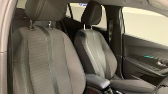 Peugeot 2008 50kWh Allure Premium + SUV 5dr Electric Auto (7kW Charger) (136