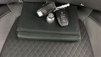 Vauxhall Grandland X 1.2 Turbo Griffin Edition SUV 5dr Petrol Auto Euro 6 (s/s) (130 