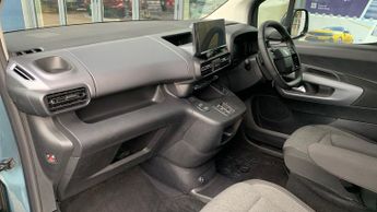 Vauxhall Combo Life Electric 50kWh Ultimate MPV 5dr Electric Auto (7.4kW Charger) (136 ps)