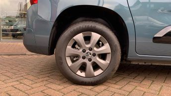 Vauxhall Combo Life Electric 50kWh Ultimate MPV 5dr Electric Auto (7.4kW Charger) (136 ps)