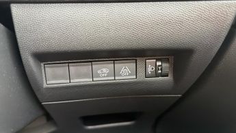 Peugeot 208 50kWh E-Style Hatchback 5dr Electric Auto (7.4kW Charger) (136 p