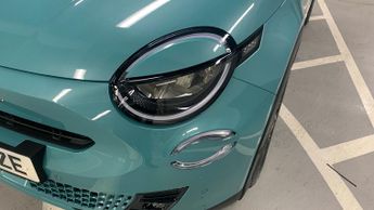 Fiat 600 1.2 MHEV La Prima SUV 5dr Petrol Hybrid e-DCT Euro 6 (s/s) (100 