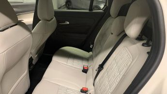 Fiat 600 1.2 MHEV La Prima SUV 5dr Petrol Hybrid e-DCT Euro 6 (s/s) (100 