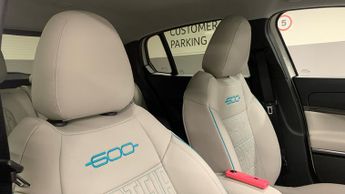 Fiat 600 1.2 MHEV La Prima SUV 5dr Petrol Hybrid e-DCT Euro 6 (s/s) (100 