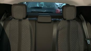 Peugeot 208 50kWh E-Style Hatchback 5dr Electric Auto (7.4kW Charger) (136 p