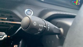 Peugeot 208 50kWh E-Style Hatchback 5dr Electric Auto (7.4kW Charger) (136 p