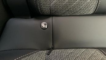 Peugeot 208 50kWh E-Style Hatchback 5dr Electric Auto (7.4kW Charger) (136 p