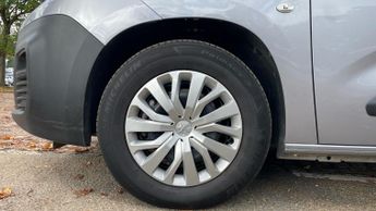 Peugeot Partner 800 50kWh Professional Premium Standard Panel Van 6dr Electric A