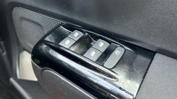 Citroen C3 1.2 PureTech Shine Hatchback 5dr Petrol EAT6 Euro 6 (s/s) (110 p