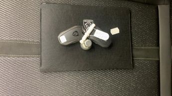 Peugeot 308 1.2 HYBRID GT Hatchback 5dr Petrol Hybrid e-DSC6 Euro 6 (s/s) (1