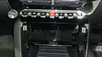 Peugeot 208 1.2 HYBRID Allure Hatchback 5dr Petrol Hybrid e-DSC6 Euro 6 (s/s