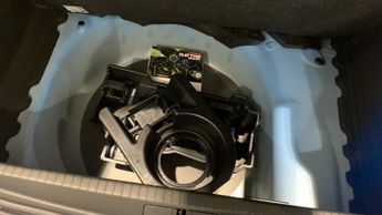 Peugeot 208 1.2 HYBRID Allure Hatchback 5dr Petrol Hybrid e-DSC6 Euro 6 (s/s