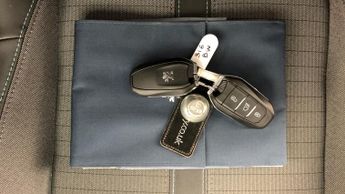 Peugeot 208 50kWh Allure Hatchback 5dr Electric Auto (136 ps)