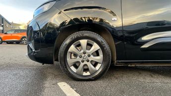 Vauxhall Combo Life Electric 52kWh Ultimate MPV 5dr Electric Auto (7.4kW Charger) (136 ps)