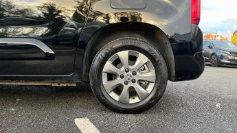 Vauxhall Combo Life Electric 52kWh Ultimate MPV 5dr Electric Auto (7.4kW Charger) (136 ps)