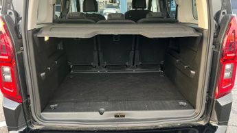 Vauxhall Combo Life Electric 52kWh Ultimate MPV 5dr Electric Auto (7.4kW Charger) (136 ps)