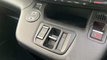 Vauxhall Combo Life Electric 52kWh Ultimate MPV 5dr Electric Auto (7.4kW Charger) (136 ps)