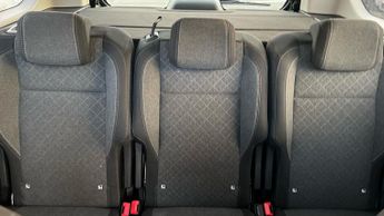 Vauxhall Combo Life Electric 52kWh Ultimate MPV 5dr Electric Auto (7.4kW Charger) (136 ps)