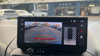 Vauxhall Combo Life Electric 52kWh Ultimate MPV 5dr Electric Auto (7.4kW Charger) (136 ps)