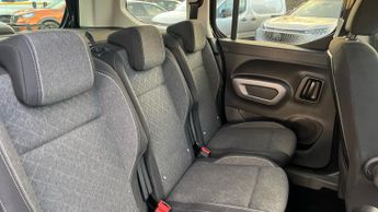 Vauxhall Combo Life Electric 52kWh Ultimate MPV 5dr Electric Auto (7.4kW Charger) (136 ps)