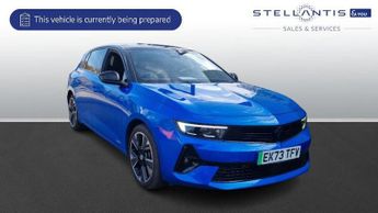 Vauxhall Astra Electric 54kWh Ultimate Hatchback 5dr Electric Auto (156 ps)