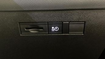 Vauxhall Astra Electric 54kWh Ultimate Hatchback 5dr Electric Auto (156 ps)