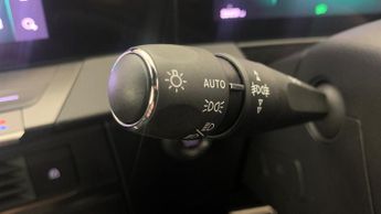 Vauxhall Astra Electric 54kWh Ultimate Hatchback 5dr Electric Auto (156 ps)