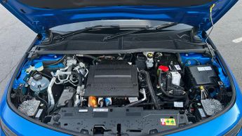 Vauxhall Astra Electric 54kWh Ultimate Hatchback 5dr Electric Auto (156 ps)