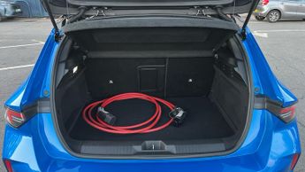 Vauxhall Astra Electric 54kWh Ultimate Hatchback 5dr Electric Auto (156 ps)