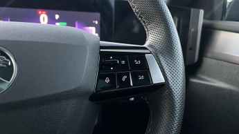 Vauxhall Astra Electric 54kWh Ultimate Hatchback 5dr Electric Auto (156 ps)