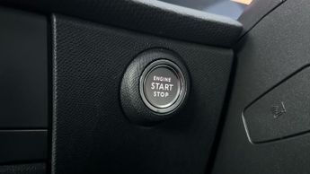 Vauxhall Astra Electric 54kWh Ultimate Hatchback 5dr Electric Auto (156 ps)