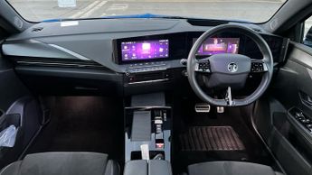 Vauxhall Astra Electric 54kWh Ultimate Hatchback 5dr Electric Auto (156 ps)