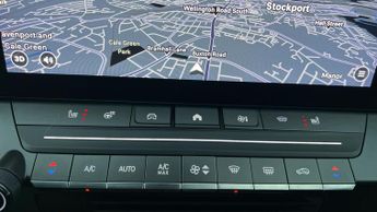 Vauxhall Astra Electric 54kWh Ultimate Hatchback 5dr Electric Auto (156 ps)