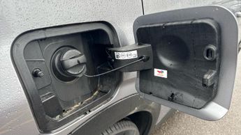 Peugeot 5008 1.2 HYBRID GT SUV 5dr Petrol Hybrid e-DSC6 Euro 6 (s/s) (136 ps)