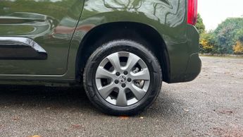 Vauxhall Combo Life Electric 52kWh Ultimate MPV 5dr Electric Auto (7.4kW Charger) (136 ps)