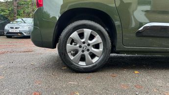 Vauxhall Combo Life Electric 52kWh Ultimate MPV 5dr Electric Auto (7.4kW Charger) (136 ps)