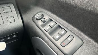 Vauxhall Combo Life Electric 52kWh Ultimate MPV 5dr Electric Auto (7.4kW Charger) (136 ps)