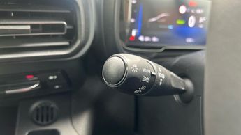 Vauxhall Combo Life Electric 52kWh Ultimate MPV 5dr Electric Auto (7.4kW Charger) (136 ps)