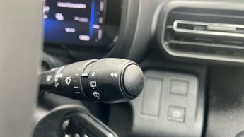 Vauxhall Combo Life Electric 52kWh Ultimate MPV 5dr Electric Auto (7.4kW Charger) (136 ps)