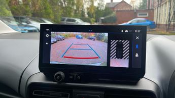 Vauxhall Combo Life Electric 52kWh Ultimate MPV 5dr Electric Auto (7.4kW Charger) (136 ps)